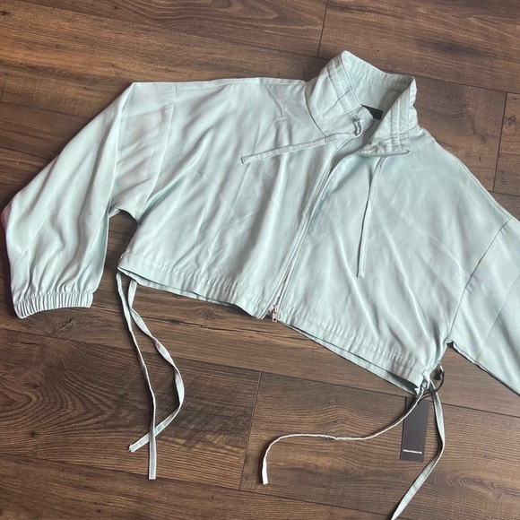 Drawstring Zip-through Cropped Jacket - Picture 3 of 9